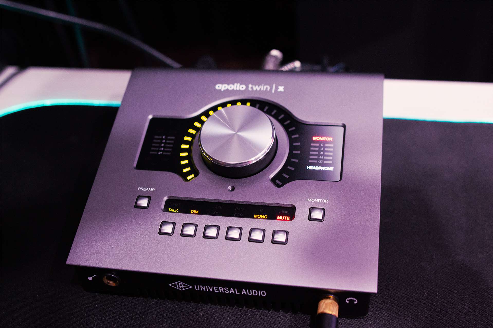 Apollo Twin X USB audio interface for mixing and mastering