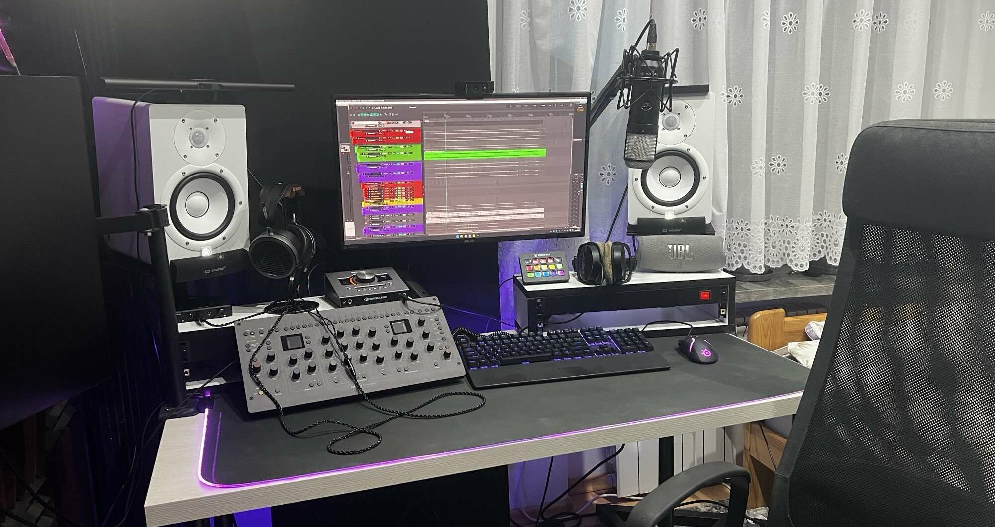Tło na stronę główną mojej strony Mixedbykrx mix mastering online